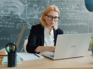 photo-1758685848208-e108b6af94cc